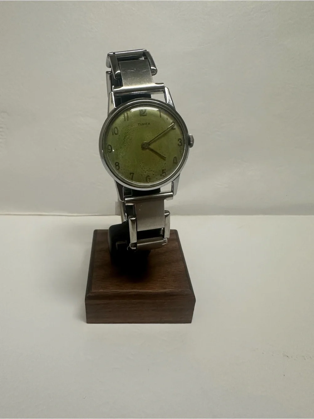 Vintage Mid-Century Timex Mercury manual-wind wristwatch